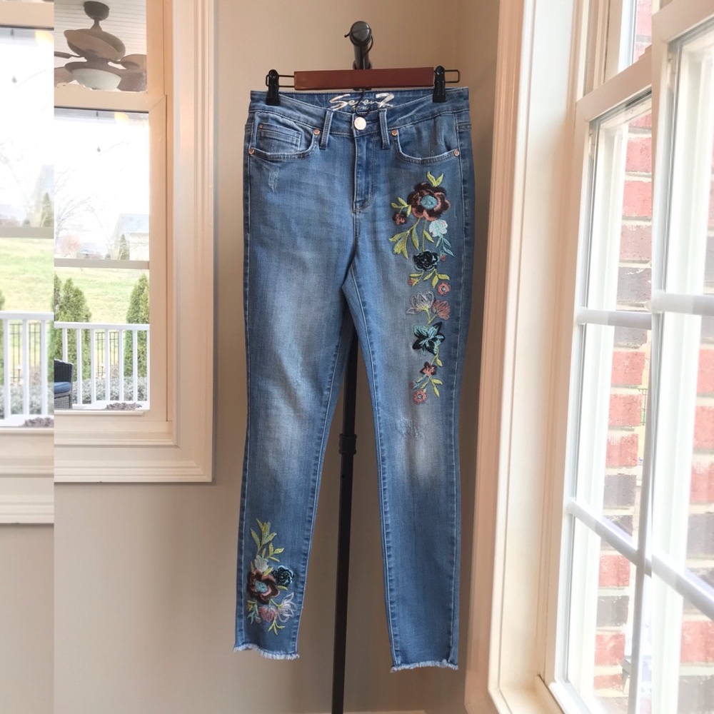Seven Mid Rise Skinny Distressed Floral Embroidered Medium Wash Jeans Women’s 4
